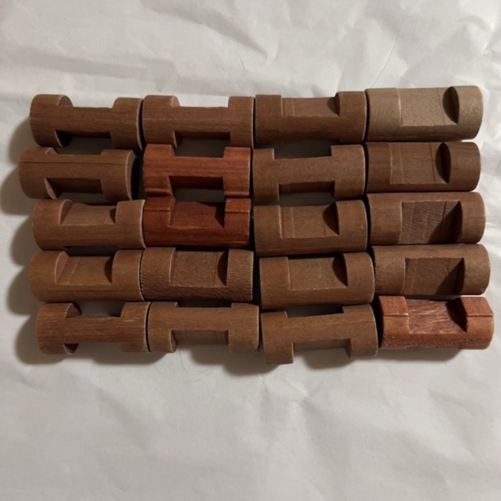 LINCOLN LOGS Parts Lot‎ 20 Small Wooden Log 1 Notch Pieces 1-1/2" Varied Colors